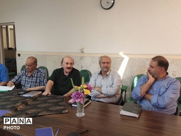  اربعین حسینی با نوای شعر در کتابخانه ولایت قرچک