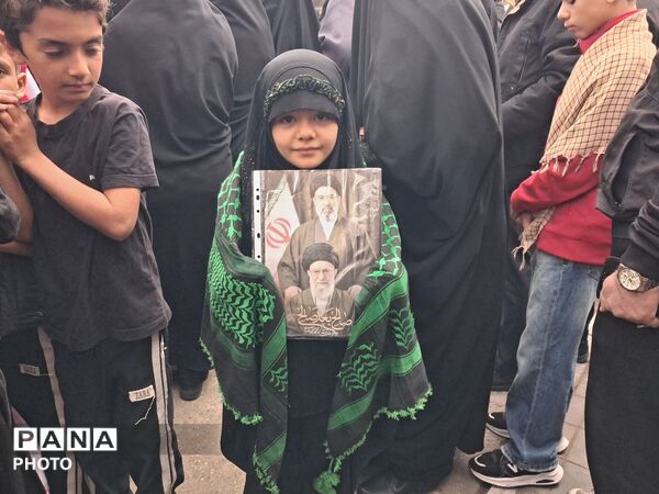 اجتماع بزرگ مردم نیشابور برای بیعت با سومین رهبر جمهوری اسلامی ایران 