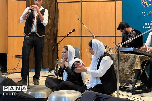 افتتاح پنجمین هفته فرهنگی شهرستان فیروزکوه با حضور مسئولان ارشد و تجلیل از خانواده شهید