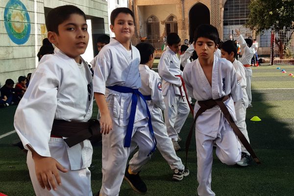المپیاد ورزشی در دبستان شاهد حیات ناحیه 3 شیراز