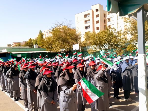 گرامیداشت هفته دفاع مقدس و زنگ مهر در مدرسه شایستگان