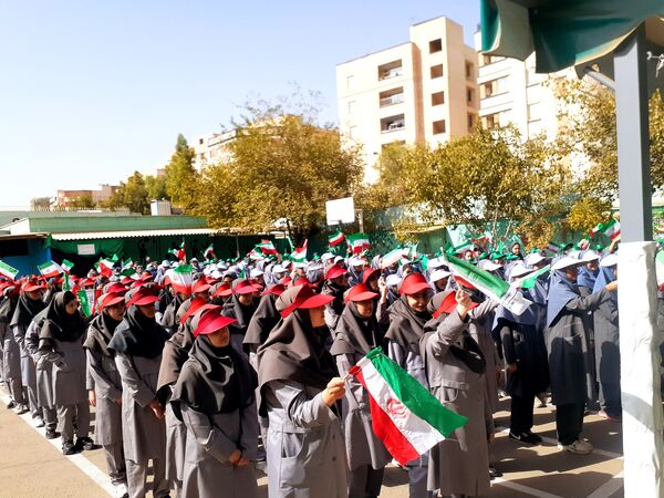 گرامیداشت هفته دفاع مقدس و زنگ مهر در مدرسه شایستگان