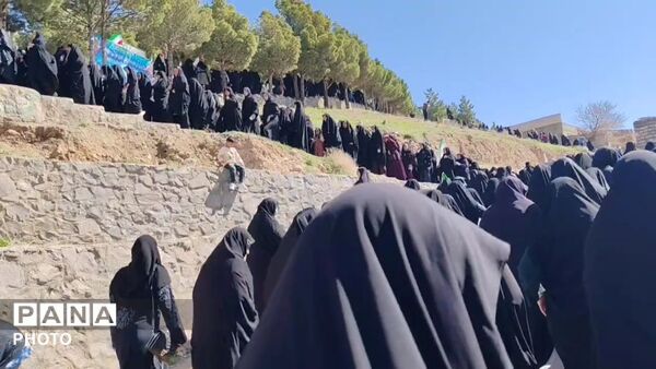 تشییع پیکر شهیده نگار میر دوست در شهر خرو