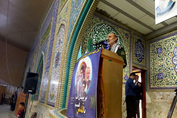 اقامه آخرین نماز جمعه ماه مبارک رمضان با حضور چشمگیر مردم یاسوج