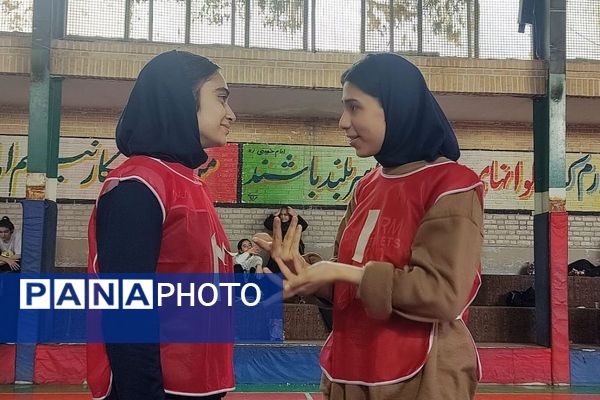 مسابقات ورزشی بین مدرسه‌ای در رباط‌کریم