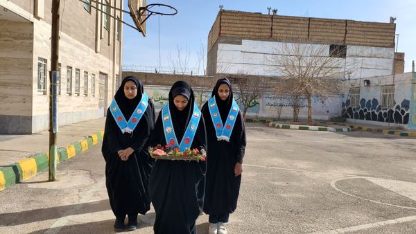 طنین گلبانگ انقلاب در دبیرستان شبانه روزی همای رحمت شهرستان سرخس