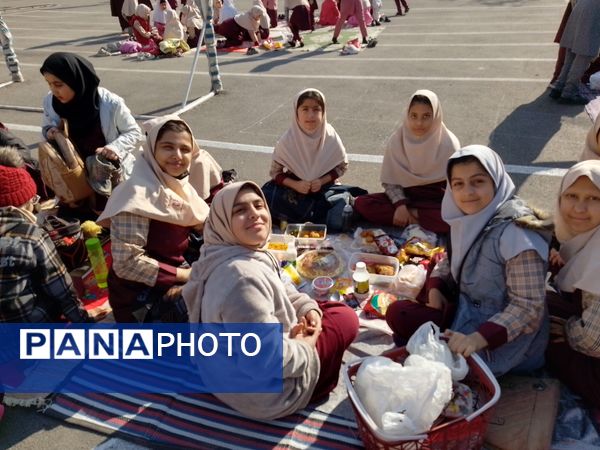 برگزاری جشنواره غذا در مدرسه طهوریان ۲ ناحیه پنج