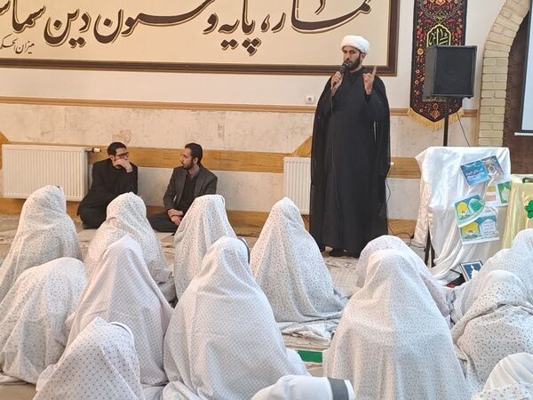 برگزاری نماز جماعت و زنگ گفت‌وگو در اسلامشهر