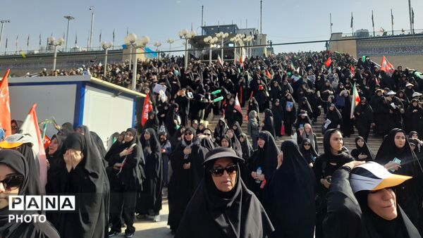  تهران در سوگِ رهبر شهید ایستاد