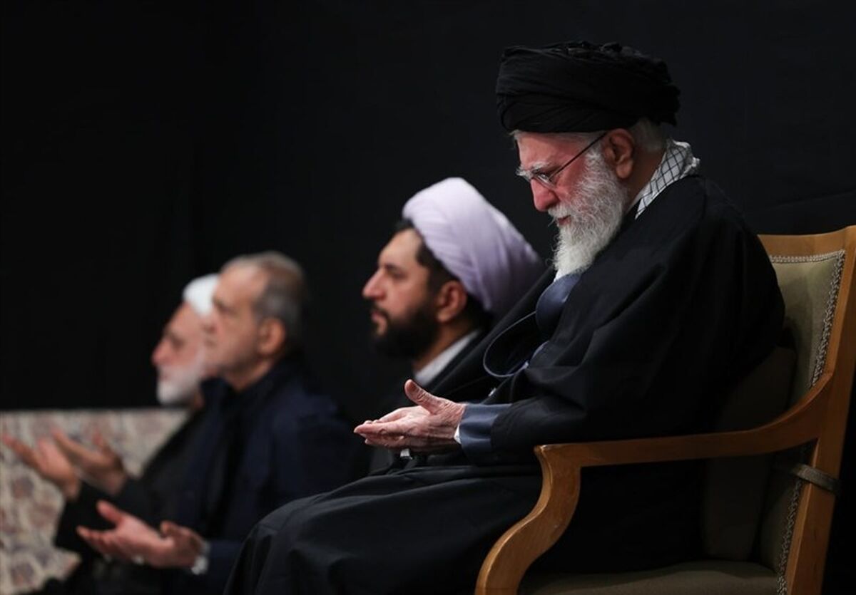 شب اول مراسم عزاداری ایام فاطمیه با حضور رهبر معظم انقلاب برگزار شد
