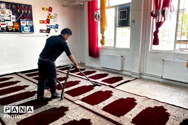  مدارس منطقه ۴؛ میزبان مهمانان یزدی در آیین بدرقه رهبر شهید انقلاب