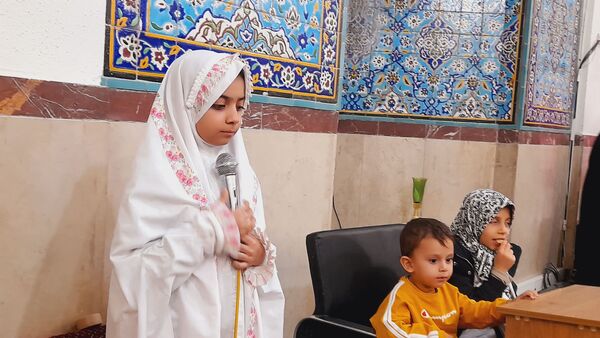 نخستین روز اعتکاف دانش‌آموزی ناحیه ۳ کرج در مسجد حضرت خدیجه(س)