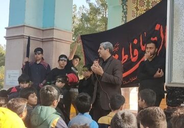 مراسم عزاداری شهادت حضرت زهرا(س) همراه با نخل‌گردانی در کاشان