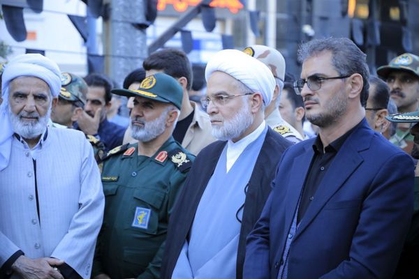 همدلی مردم و مسئولان در ادای احترام به شهدای‌خدمت