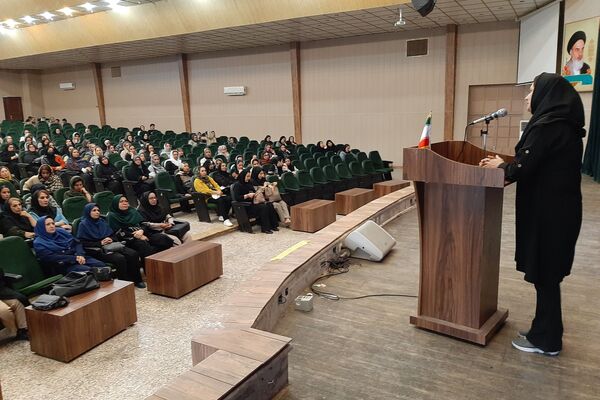 انتخابات انجمن اولیا و مربیان دبیرستان دخترانه پویش ناحیه 3 شیراز