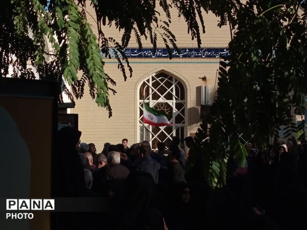 مراسم تشییع و خاکسپاری شهید اقتدار در لارستان