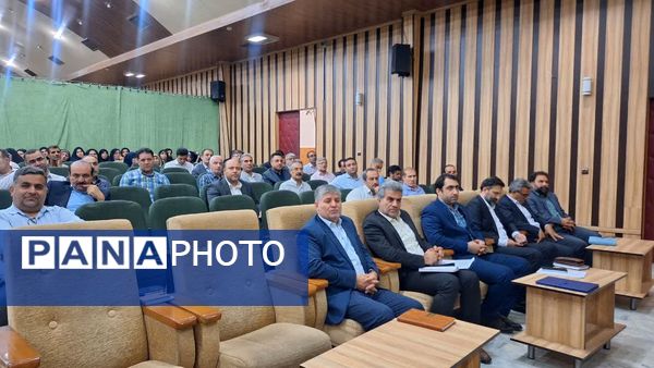 جلسه تخصصی مدیران مدارس آموزش‌وپرورش ناحیه 1 کرج