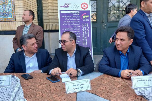 پاسخگویی و رفع مشکلات مردمی توسط مسئولان آموزش و پرورش در میز خدمت نماز جمعه