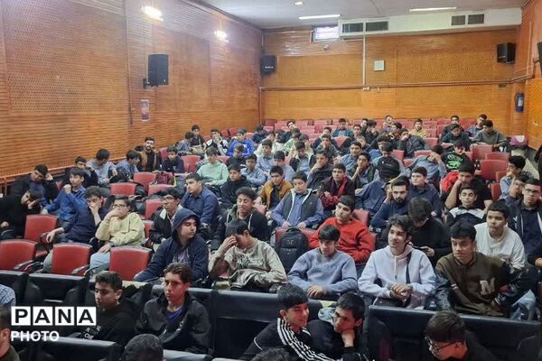  همایش هدایت تحصیلی پایه نهم در ورامین