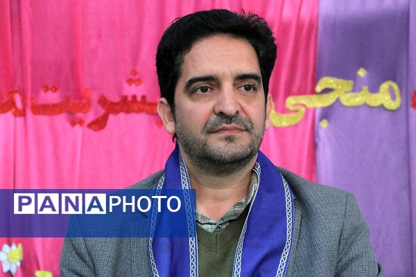 بهارستان دو صحنه همفکری، همدلی و همکاری پیشتازان در همایش یاوران انقلاب