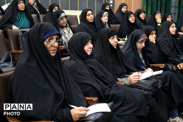 جلسه هم اندیشی مسئولان جوامع فرهنگی قرآنی