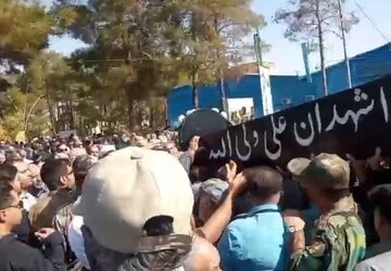 تشیع پیکر مادر شهید حاج حسین خرازی در گلستان شهدای اصفهان