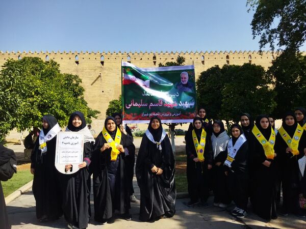 روز دانش‌آموز، روز خروشِ آگاهی و شادابی