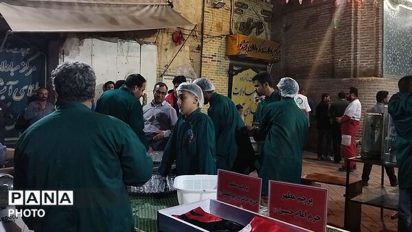 چایخانه فاطمه الزهرا در نود و دومین شب از اجتماعات مردمی 