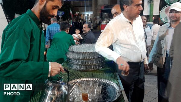  خدمت رسانی چایخانه حضرت زهرا 