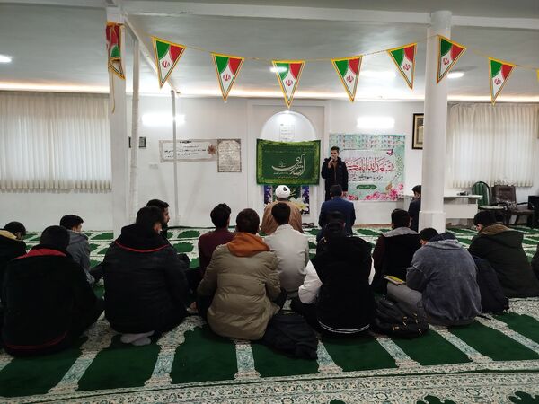 جشن ولادت باسعادت حضرت مهدی (ع) در دبیرستان نمونه آیت‌الله خامنه‌ای