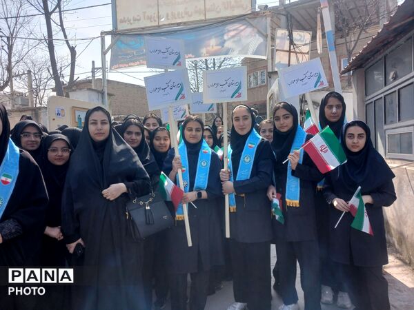 اجتماع پرشور فرهنگیان و دانش آموزان گالیکش