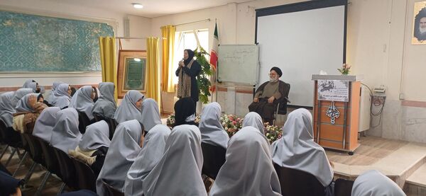 حضور امام جمعه شهرستان نیشابور در دبیرستان نمونه وکیلی استاد شفیعی کدکنی «وکیلی ۱۰»