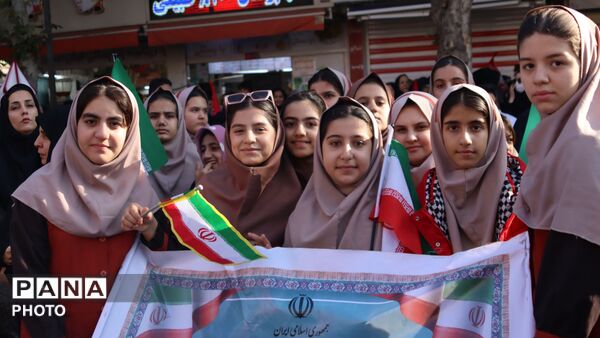 قیام بانوان لرستانی در میدان جان‌فدا حماسه‌ای از گهواره تا سنگر