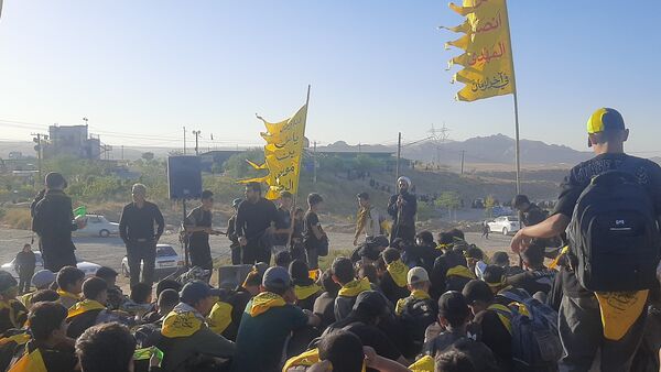  کاروان زائرین پیاده دانش‌آموزی در نیشابور
