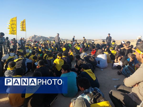 مراسم استقبال از کاروان زائرین پیاده دانش‌آموزی در مشهد