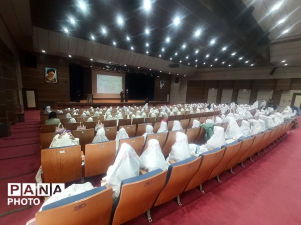 جشن تکلیف دانش‌آموزان دختر مدرسه دکتر علی شریعتی شهریار