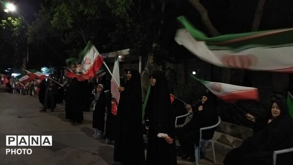 گذری بر میدان حافظ در   هشتاد و پنجمین شب از اجتماعات مردمی نیشابور
