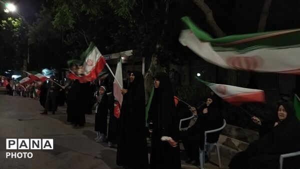 گذری بر میدان حافظ در   هشتاد و پنجمین شب از اجتماعات مردمی نیشابور