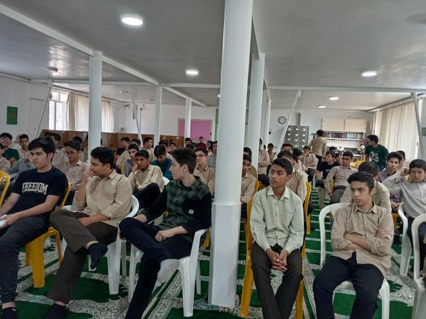 مشاوره هدایت تحصیلی و انتخاب رشته در دبیرستان نمونه آیت الله خامنه‌ای