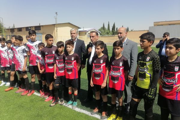 آیین افتتاح زمین‌های چمن مصنوعی آموزش و پرورش ناحیه ۳شیراز 