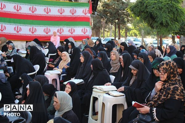 جمع خوانی دعای پرفیض عرفه در مسجد ثامن‌الحجج شاهین ویلا کرج