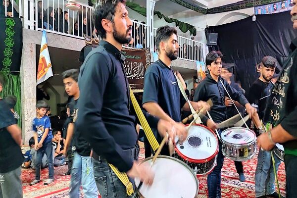 مراسم عزاداری آقا ابا عبدالله الحسین (ع) در شب عاشورا حسینی در شهر بار 