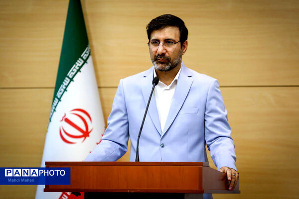 انتخابات میان دوره ای مجلس و خبرگان رهبری با توجه به تعویق انتخابات شوراها به تعویق افتاد