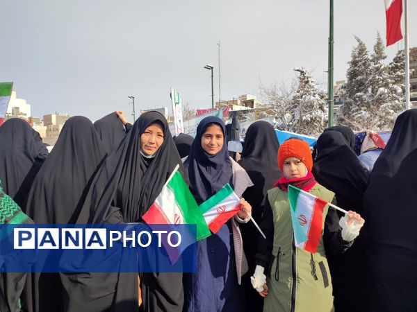 راهپیمایی یوم الله ۲۲بهمن، تجدید میثاق با آرمان‌های اسلام در مشهد مقدس