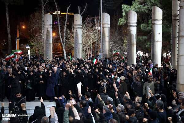 مراسم عزاداری در سوگ رهبر شهید انقلاب