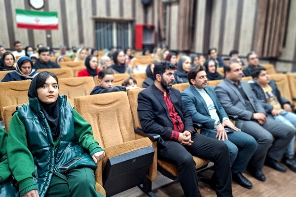 یلدا با نخستین جشنواره‌ هنرهای آوایی کانون ملائک در قرچک