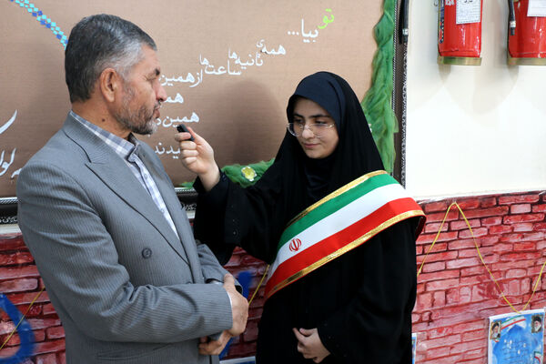 برپایی جشن «حضور تا ظهور» در دبیرستان شهیده حسنی سعدی قم