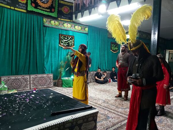 تعزیه‌خوانی تاسوعا در حسینیه موسی بن جعفر (ع)