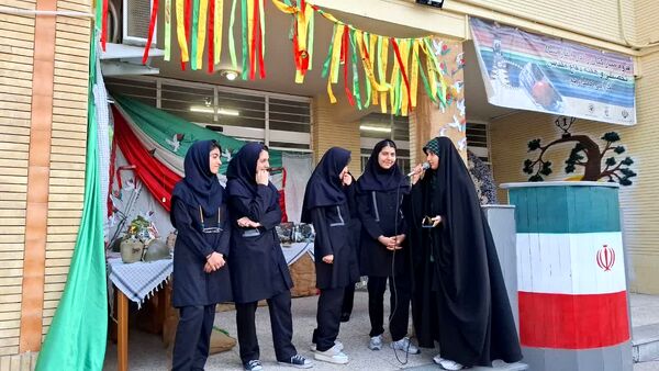 زنگ مهر در دبیرستان شاهد تقوا پیشگان ناحیه ۴ مشهد نواخته شد
