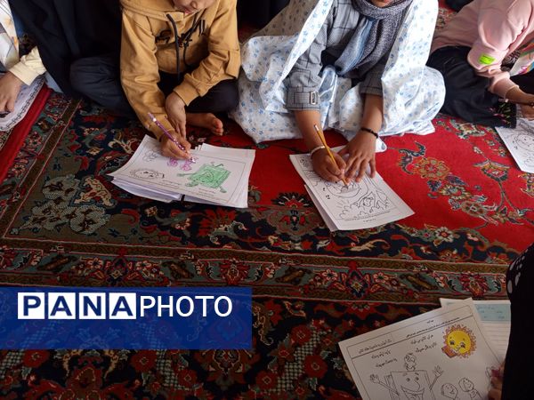 برپایی غرفه کودک در حاشیه نماز جمعه شهرستان کاشمر